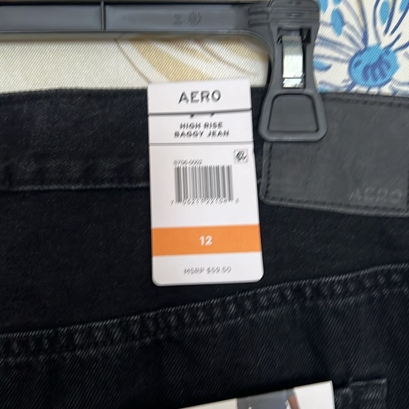 Aero Black High Rise Baggy 90’s Inspired Jeans NWT Multiple Sizes - Picture 3 of 9